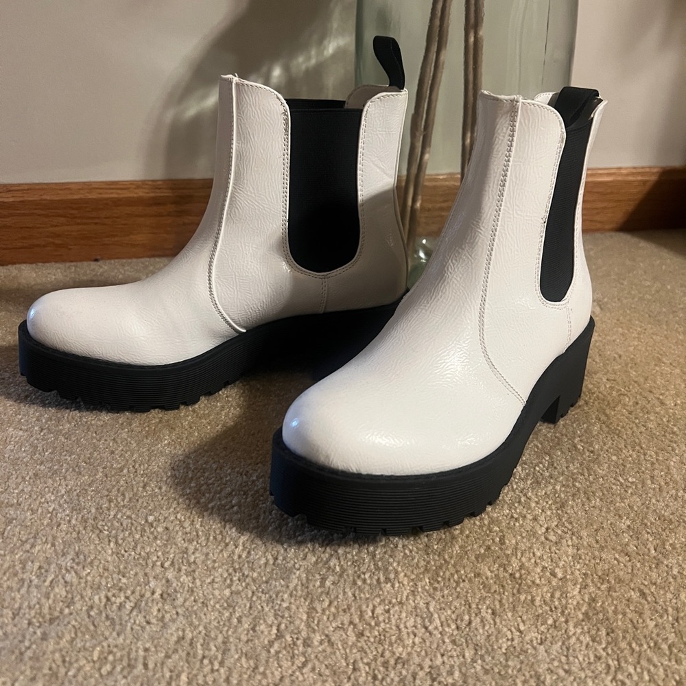 Dirty Laundry boots